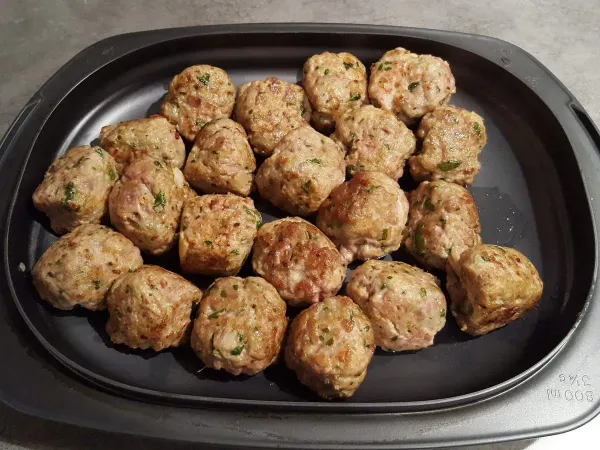 Boulettes de porc au basilic avec sauce au miel