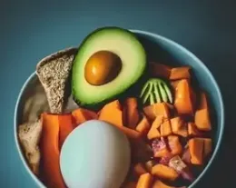 Bowl aux oeufs, avocat et patates douces