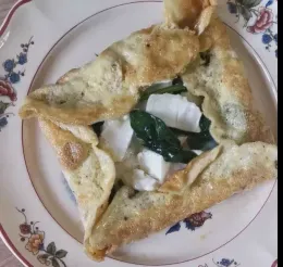 Omelette aux épinards et fromage frais rapide et protéinée