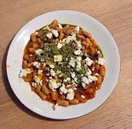Poêlée rapide de haricots blancs à la tomate