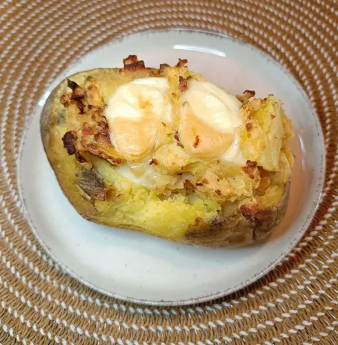 Pommes de terre farcies au lard fumé