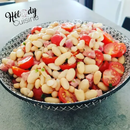 Salade de haricots blancs, aux tomates et cerise et jambon