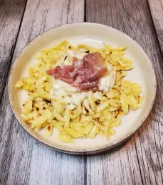 Spaetzle poêlées crème de parmesan et prosciutto