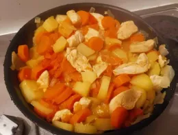 Tajine marocain au poulet et légumes mijotés, facile et parfumé