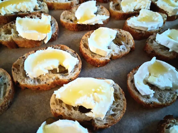Toasts chèvre miel pour l'apéro